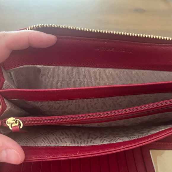 Michael Kors long zip wallet - Picture 4 of 8